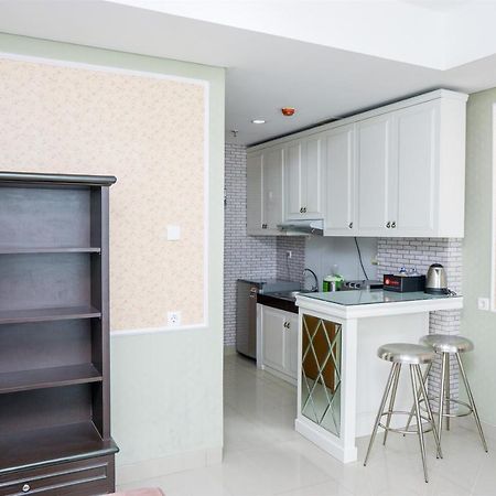 Spacious 1Br Dago Suites Apartment By Travelio バンドゥン エクステリア 写真