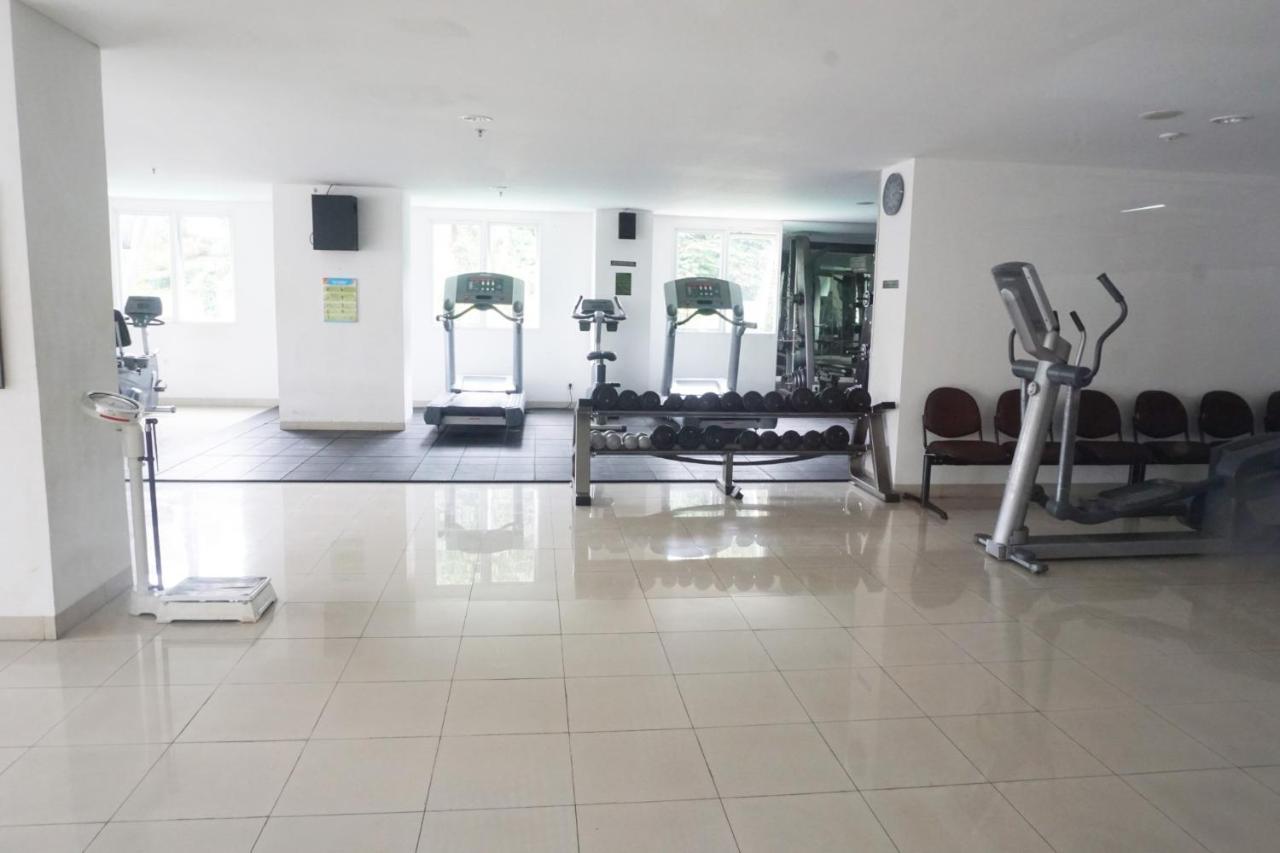 Spacious 1Br Dago Suites Apartment By Travelio バンドゥン エクステリア 写真