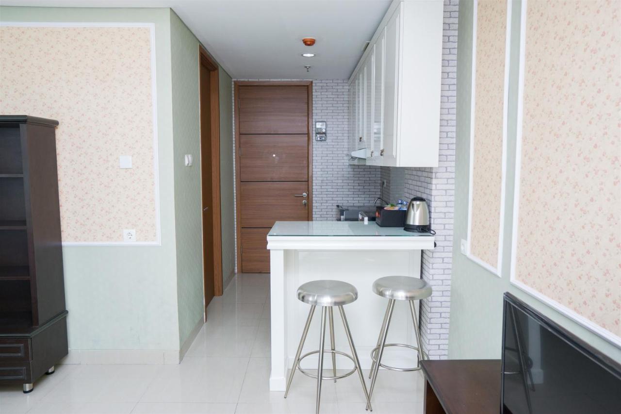 Spacious 1Br Dago Suites Apartment By Travelio バンドゥン エクステリア 写真